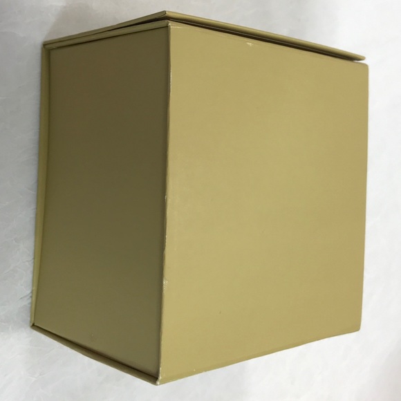 MICHAEL KORS GIFT BOX 5” x 5” x 3.75” - Picture 3 of 6